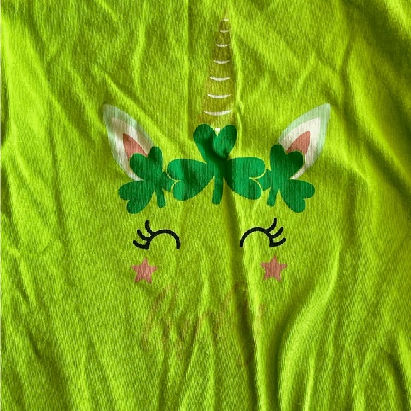 Set of 2 size 4t March St Patricks day unicorn shorts short sleeve bright green - Picture 4 of 5